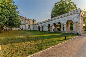 chateau à la vente -   33000  BORDEAUX, surface 1358 m2 vente chateau - UBI442476986